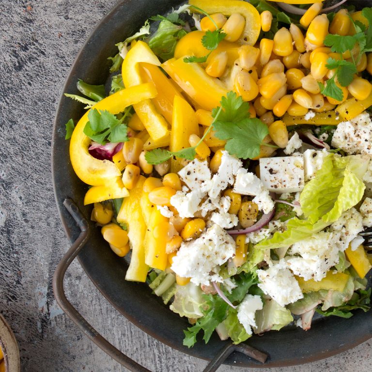 Salata sa kukuruzom i fetom