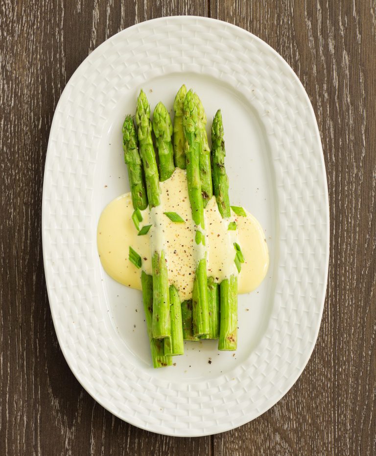 Grilled,Asparagus,With,Hollandaise,Sauce