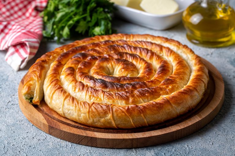 Turkish,Tepsi,Boregi,,Round,Borek,,Tray,Pastry,(turkish,Name;,Rulo