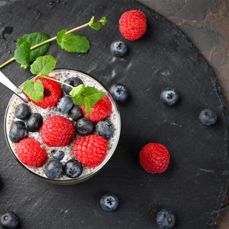 ČIA PUDING SA ŠUMSKIM VOĆEM