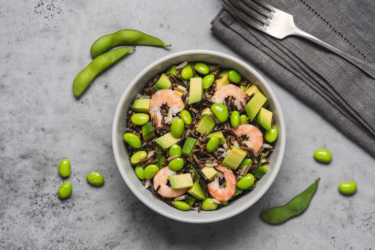 Shrimp,Salad,With,Black,Rice,,Edamame,Beans,,Avocado