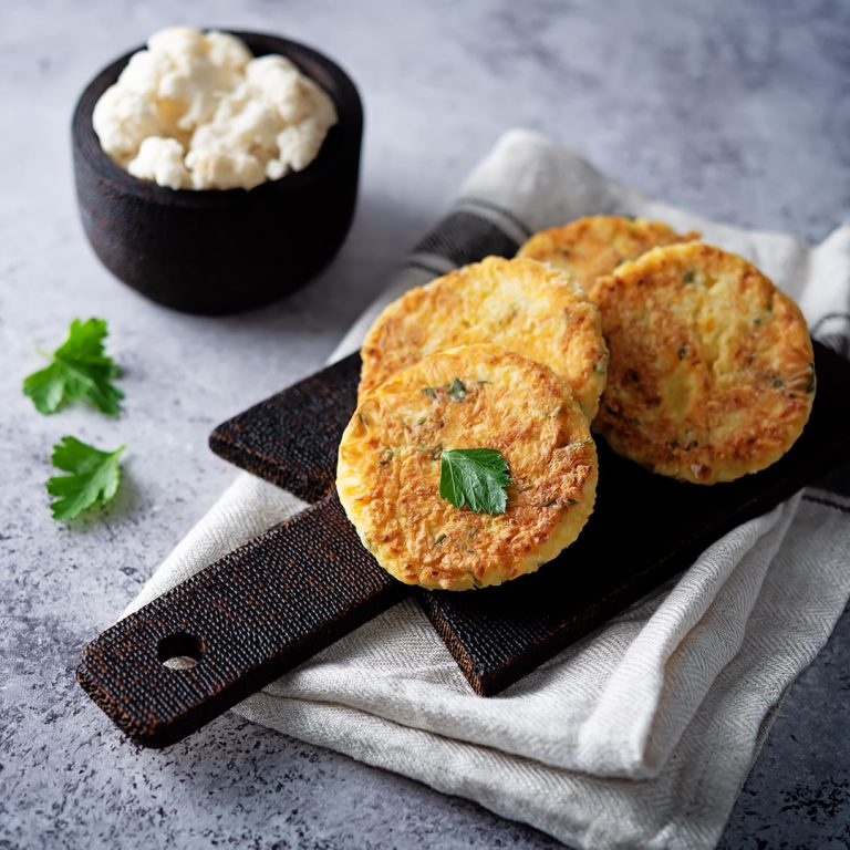 Cauliflower,Burgers,With,Carrot,And,Parsley.,Toning