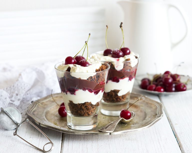 Beautiful,Festive,Dessert,Black,Forest,Trifle,With,Chocolate,Sponge,And