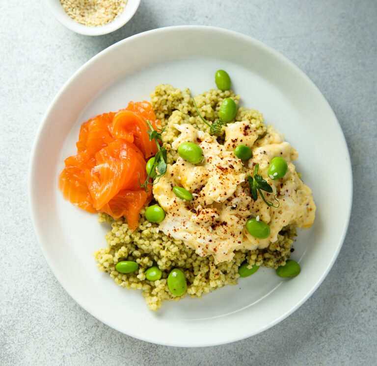 Green,Couscous,With,Salmon,,Eggs,And,Edamame,Beans