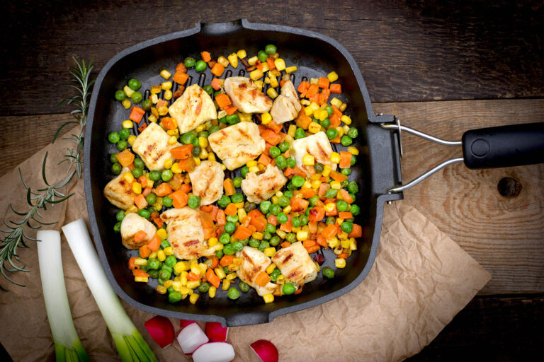 Grilled,-,Roasted,Chicken,Meat,(chicken,Breast),And,Vegetables