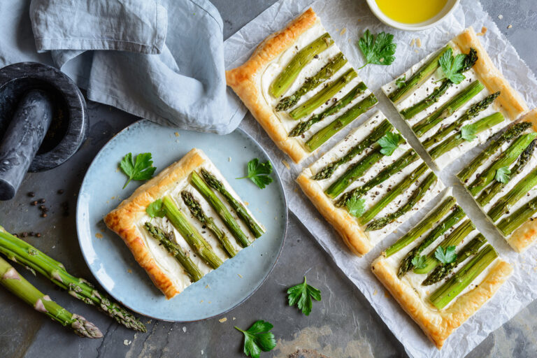 Vegetarian,Asparagus,And,Cream,Cheese,Puff,Pastry,Tart