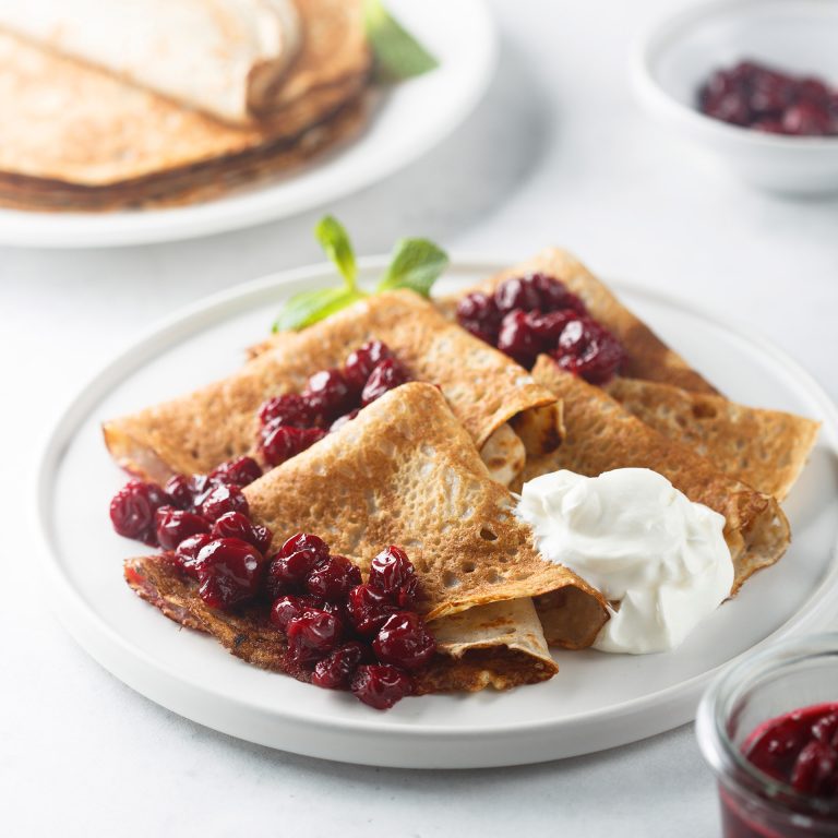 Pancakes,With,Cherries,And,Cream