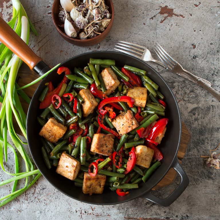 Frying,Pan,With,Fried,Tofu,With,Green,Beans,And,Bell